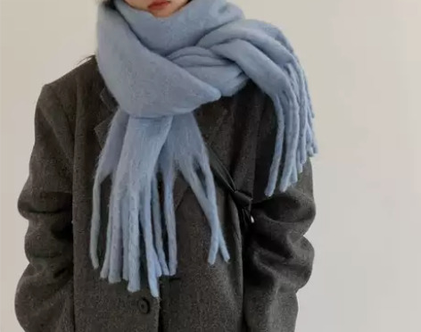 2022冬季新款蓝色秋冬披肩女围巾流苏纯色...