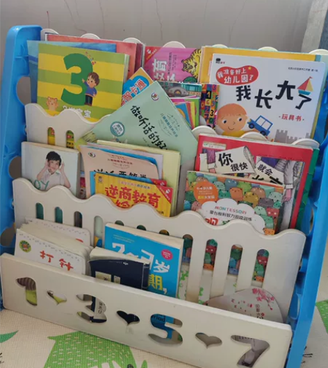 转～儿童书架 三层蓝色，中间全白，长69C...