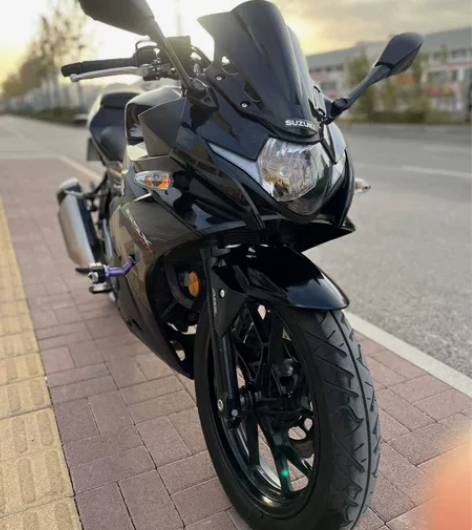 20年铃木GSX250 极品车况 年底仓库...