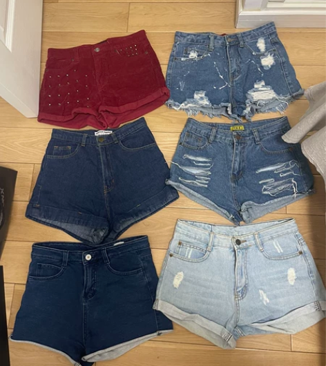 牛仔短裤 m码 一条30包邮  感兴趣的话...