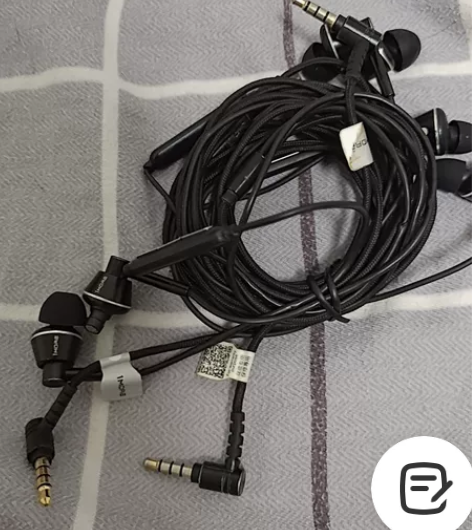 万魔e1017耳机，正常使用，成色一般，圈...