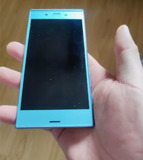 索尼XZS,国行,双卡版,一直备用当mp3...