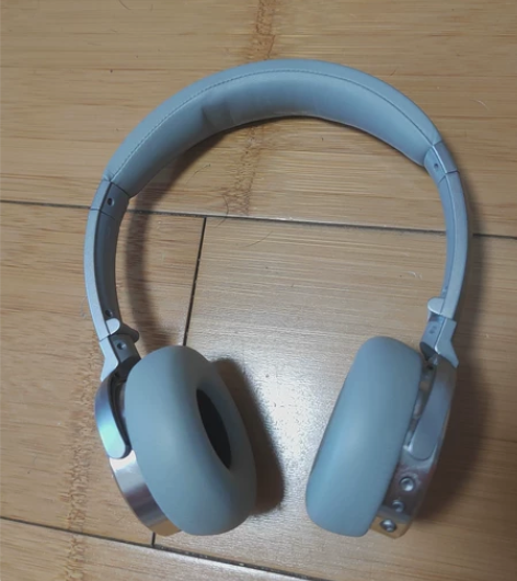 勒姆森耳机，九九新，配件全，自提二道区岭东...