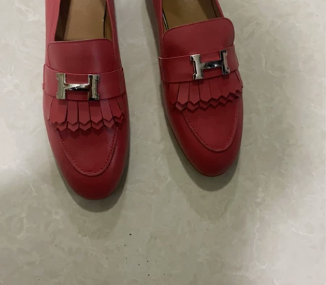 40码 真皮平底单鞋 牛筋底 全新 没穿过...