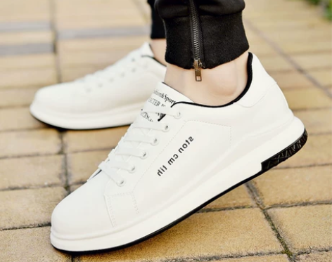 42码款小白鞋 男款 非真皮 非品牌 二手...