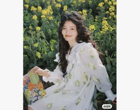 乐町／在逃公主娃娃裙 荷叶领 黄绿色小花 ...