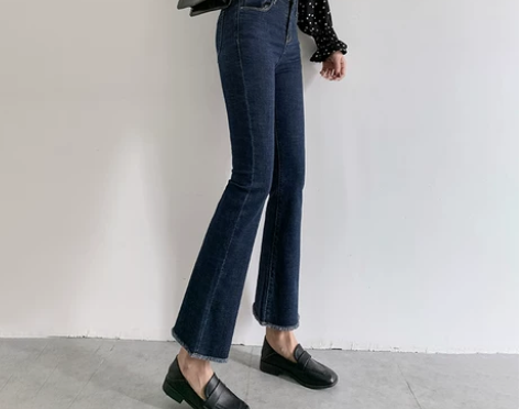 高腰微喇叭牛仔裤女士2021年春季新款九分...