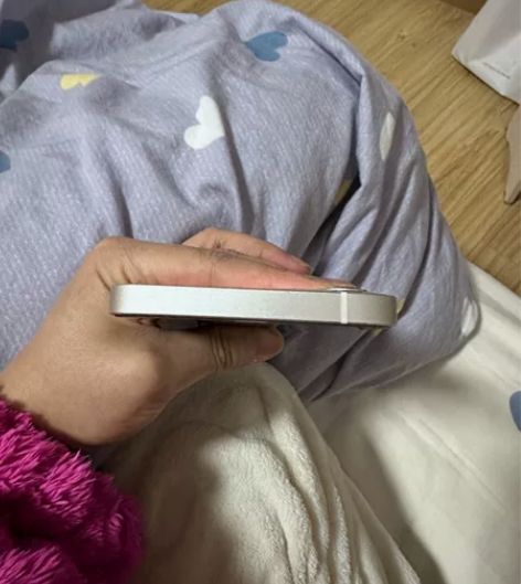 自用苹果12 128g 20年的圣诞买的...