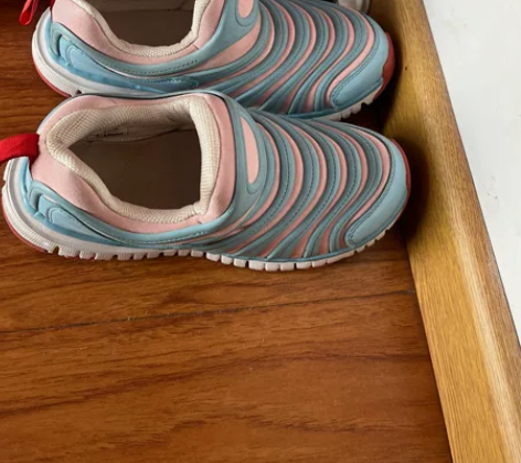 轻便运动鞋，严选阿迪厂家生产，34码 感兴...