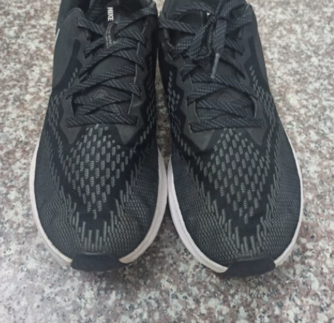 耐克品牌运动跑步鞋，43码 二手正品全好的...