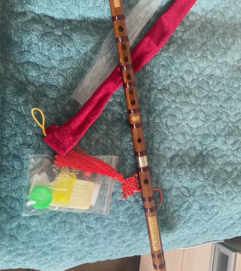 出闲置足笛一根几乎全新，没用过，买来就放着...