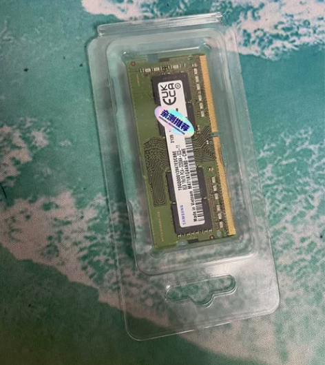 R9000x原装内存，8G的3200的三星...