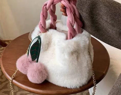 毛绒包包女2022秋冬新潮款百搭链条斜挎包...