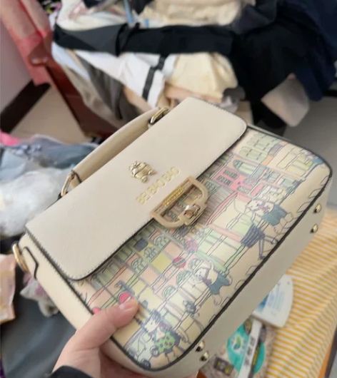 斜挎包，忘记多少买的了，25包邮出掉，五金...