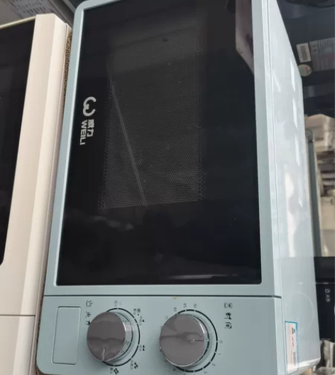 几乎全新微波炉，颜色好看。原装机子没有维修...