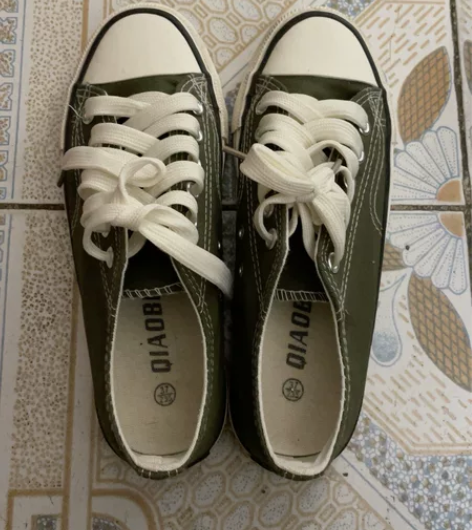 墨绿色帆布鞋37码（闲置） 感兴趣的话点“...