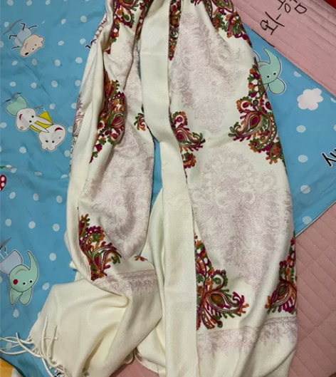 加厚围巾，可做披肩，可做围巾，很柔软，全新...