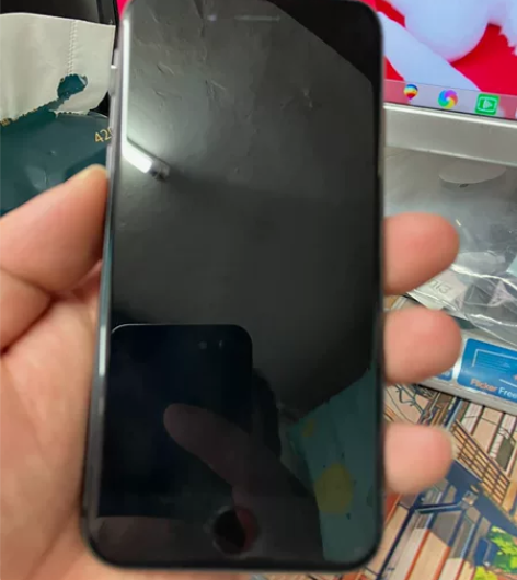 苹果8国行无修过新换的电池循环6次、成色嘎...