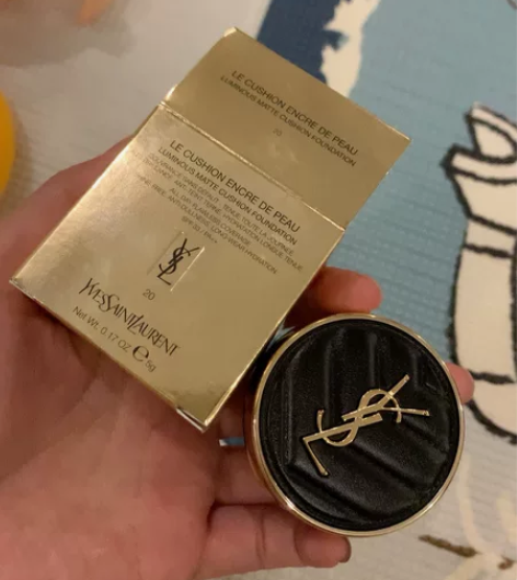 圣罗兰气垫小样b20，专柜卖粉底送的 感兴...