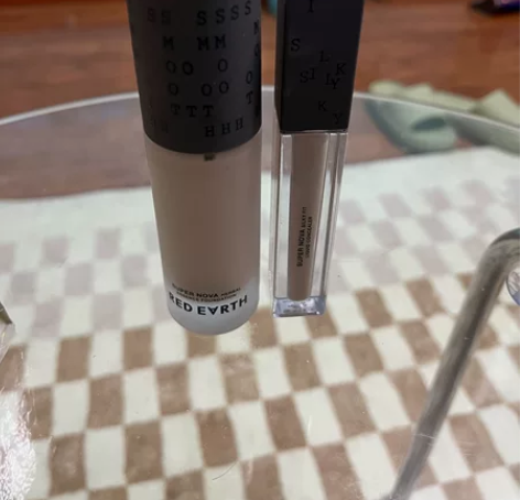 red earth 粉底液?遮瑕，可单出。...