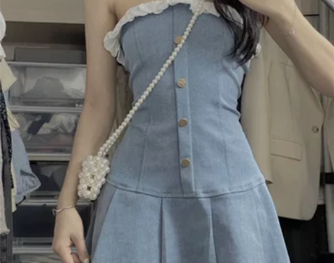 甜辣风吊带连衣裙收腰夏新款显瘦挂脖抹胸牛仔...