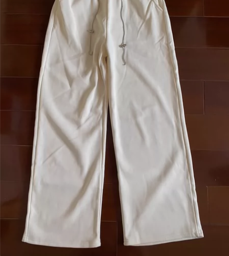 白色加绒直筒裤，奶芙芙的少女心，链条有分量...