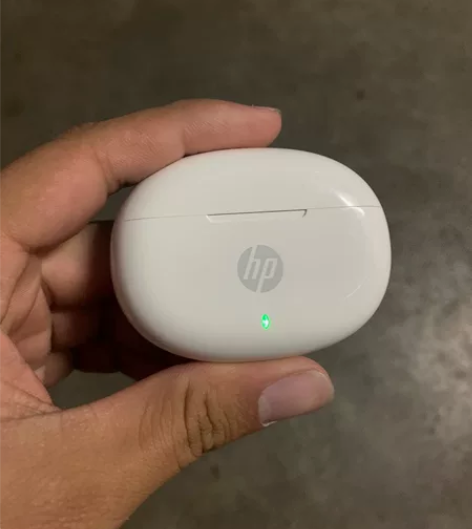 出一个惠普耳机，将就用还行，同城出，售出不...