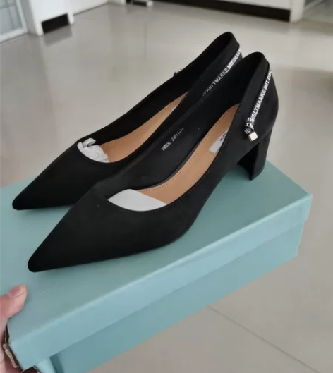 品牌单鞋 感兴趣的话点“我想要”和我私聊吧～