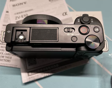 自用索尼zve10单机身国行在保微单相机带票 22年7月购...