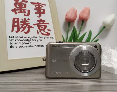 卡西欧Z1080 香槟色 有效像素1010...