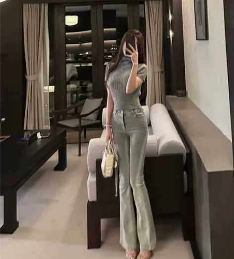 灰色牛仔裤，配合灰色上衣不错，均码。 感兴...