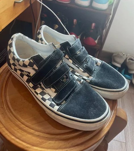 Vans板鞋 42.5，橙色如图所示，喜欢...