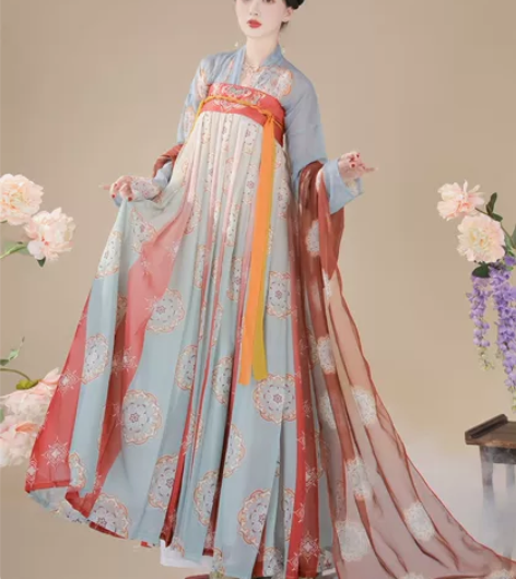 玉术汉服套装黄色 感兴趣的话点“我想要”和...