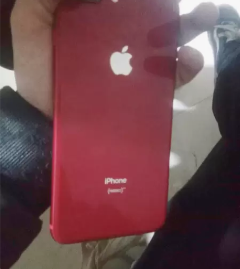 闲置苹果8plus  256g  修过扩容...