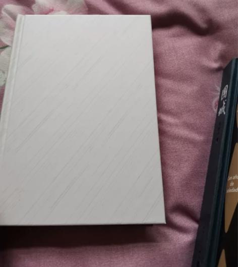 旧书十本，茶馆，百年孤独。你当像鸟飞往你的...