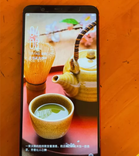 OPPOR11s 手机是原装无瑕疵，屏幕啥...