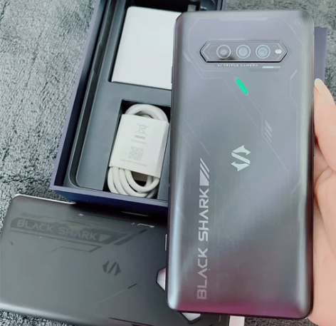 黑鲨4spro 配置12+256，手机成色...