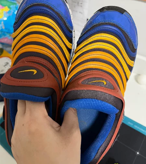 商场专柜正品耐克毛毛虫男女童运动鞋 尺码3...