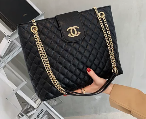 朋友从国外购入全新包包,原价一千多包包奢侈...