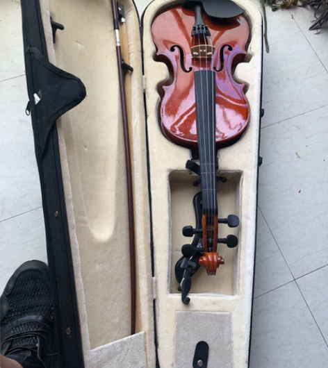 小提琴,4/4,品相新净,不知道什么牌子,...