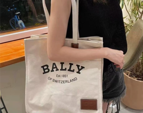 【捡大漏】时尚潮牌女包手提包吸扣帆布手提包...