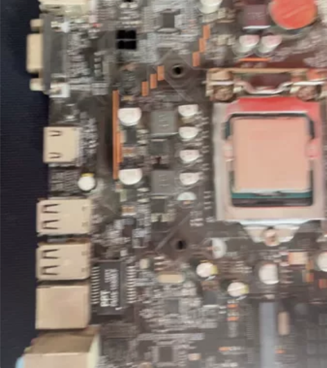 主板估计有点问题，有时候会蓝频黑频，可以正...