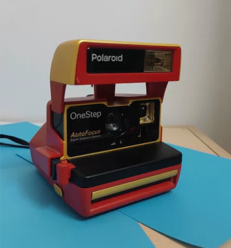 自用宝丽来相机，经典红黑钢铁侠配色，所见即...