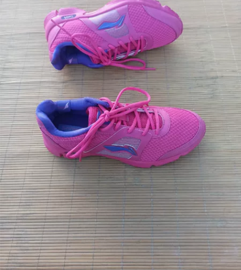 37码李宁新款运动鞋 鞋子八成新以上，保证...