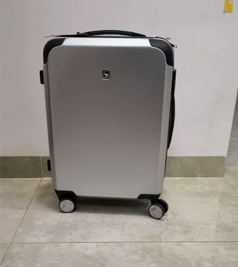 爱华仕带扩展拉链 20寸登机箱行李箱一个 ...