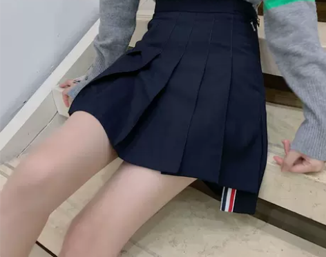 红白蓝织带 前短后长开叉显瘦百褶裙 半身裙...