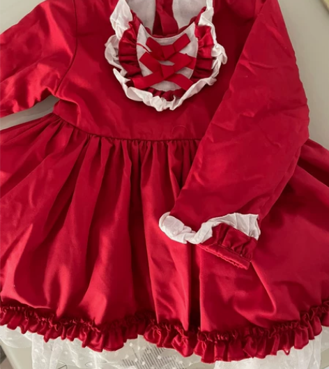 英伦公主风裙子，加绒，裙摆很大，特别蓬，妥...