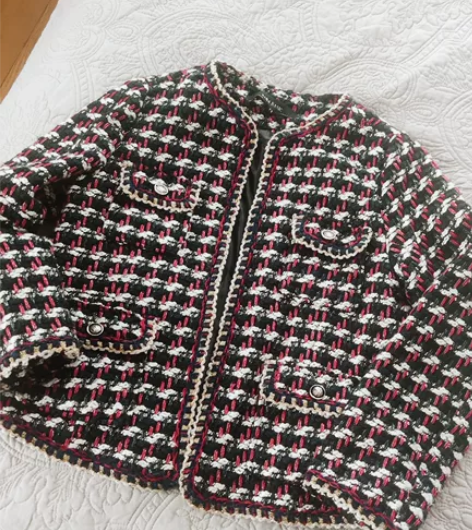 Zara小香风编织英伦风外套,配牛仔裤裙子...