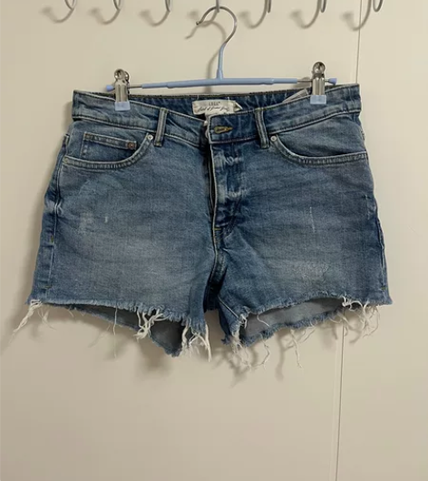 HM牛仔短裤热裤38码欧洲旅游带回 巨好看...