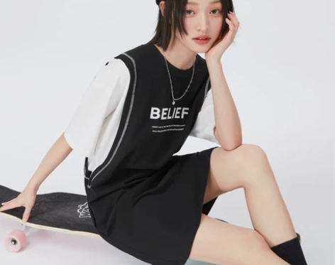 森马连衣裙女2021新款夏季黑白拼接运动风...